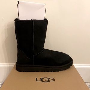 UGG size 9 classic boot in black